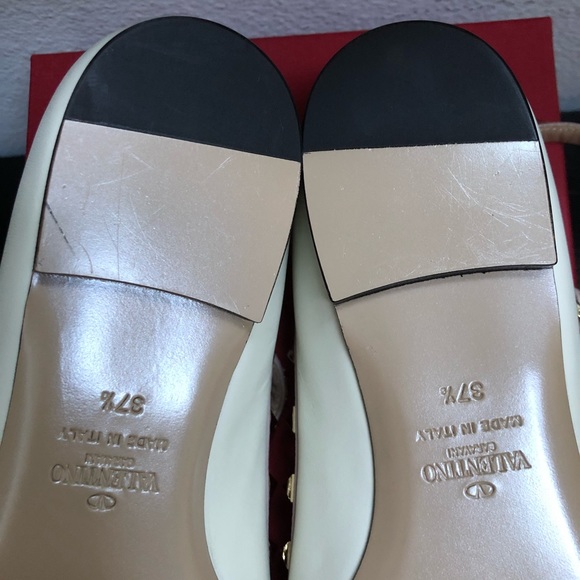 Rockstud Matte Leather Cage T-Strap Ballet Flats - Picture 8 of 11